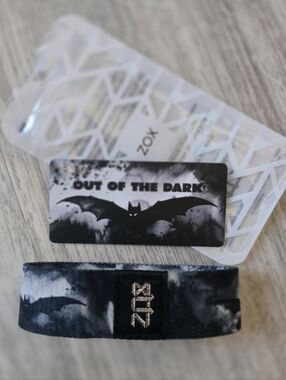 Zox Large OUT OF THE DARK  Black & Whit Bats wide band